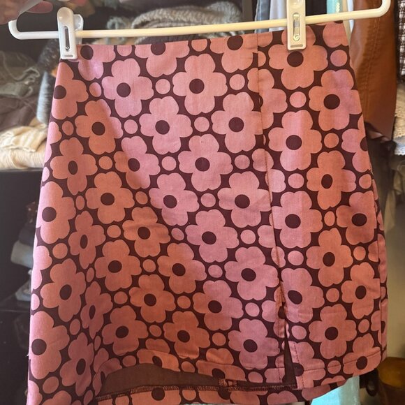 Urban Outfitters - Retro Floral Mini Skirt - Picture 2 of 2